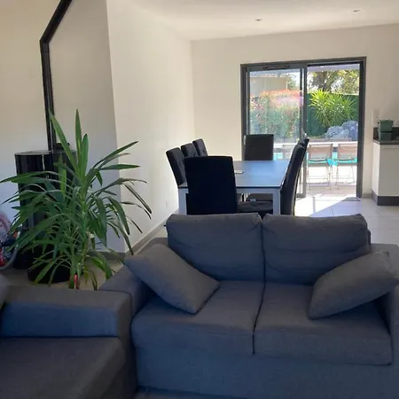 Villa 8 Personnes Et Possibilité Location Voiture